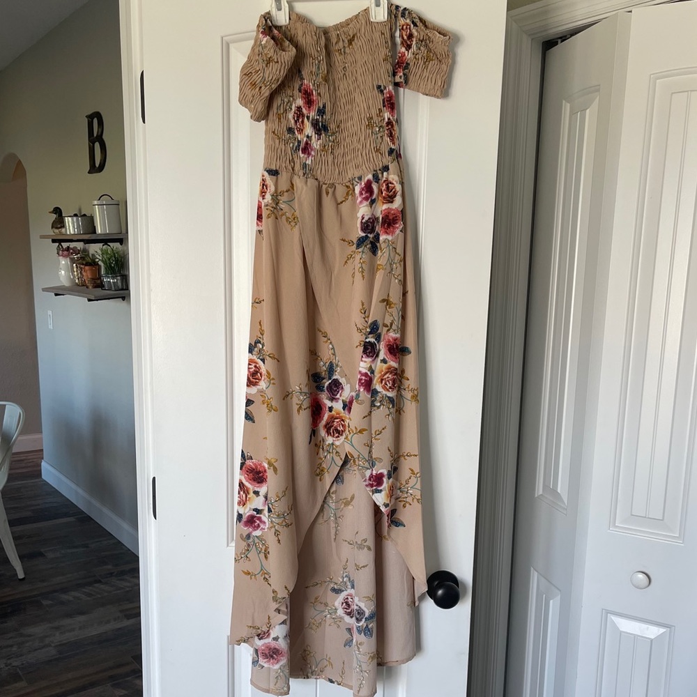 Off the shoulder hi low dress! So cute!